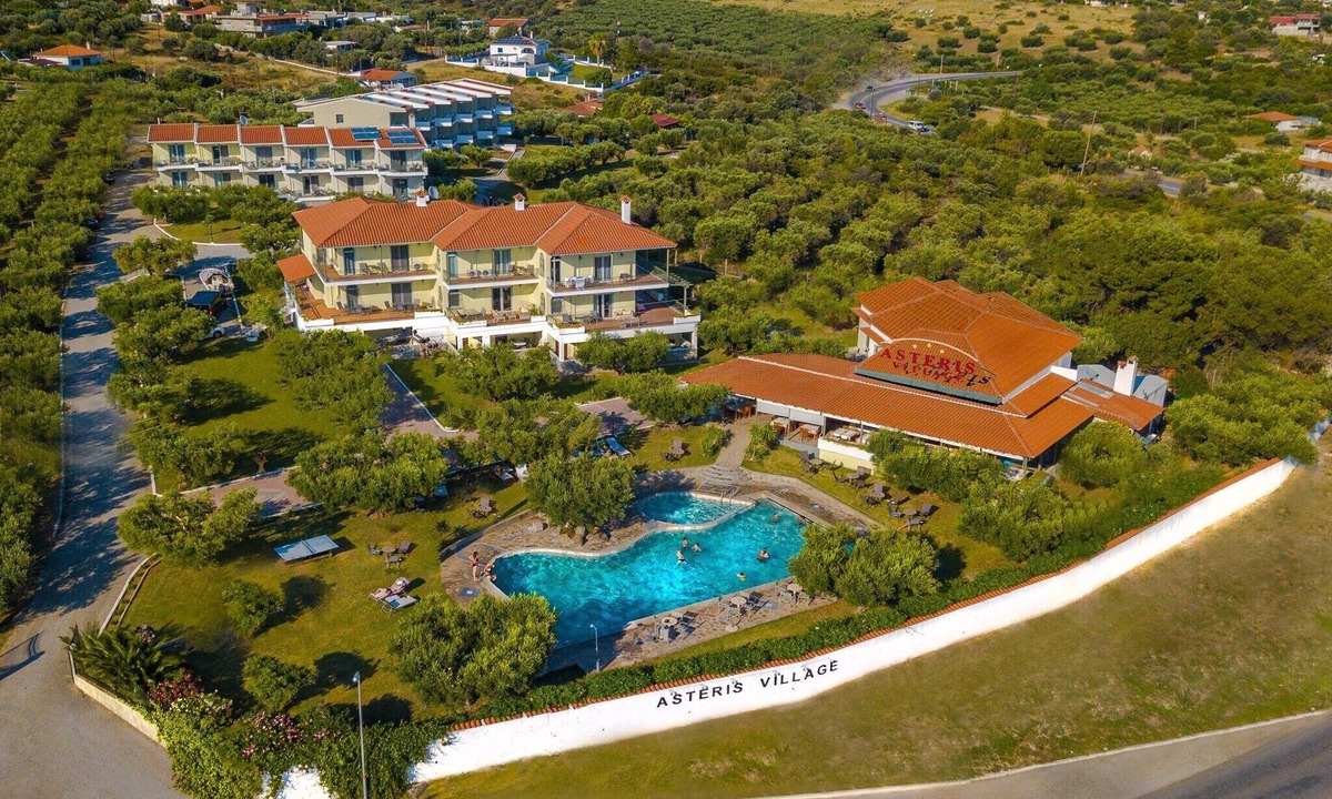 Gerakini Apartment | Romantic Getaway in Gerakini with pool