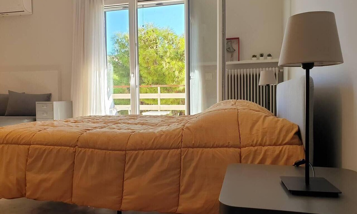Papagou-Holargos Apartment | Rooftop Studio Apt 5 Min Walk to Holargos Metro