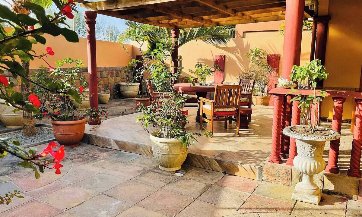 Zig Zag Ward Villa | Room-effie Mountain View Halona Villa