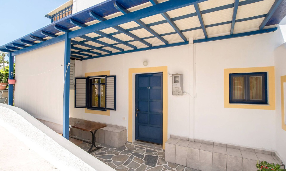 Logaras Apartment | Room 'Studio 10' with Mountain View, Wi-Fi and Air Conditioning