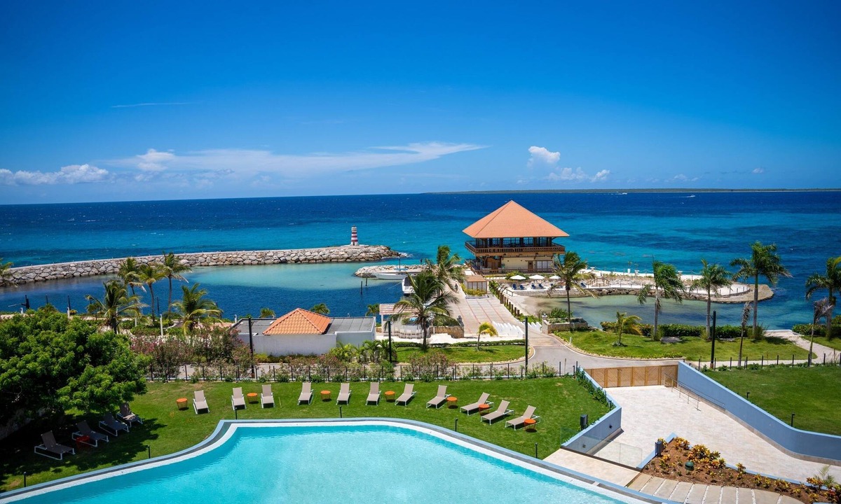 La Romana Hotel | Room w/Oceanview Balcony, Outside Pool, & Beach Access