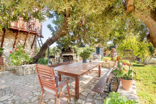 Tilisos House | Rustic Retreat - Private Pool in Nature's Embrace