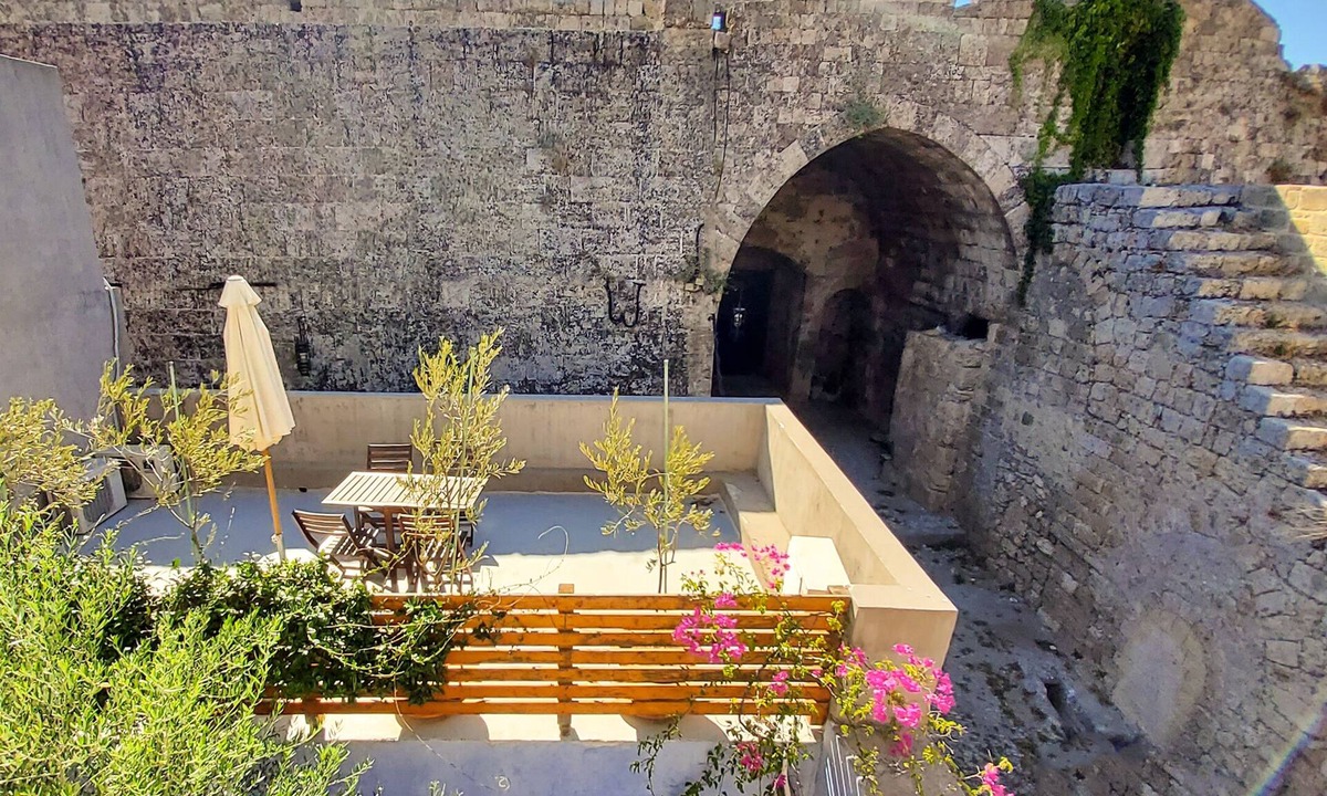 Rhodes Old Town House | Saint George Studios