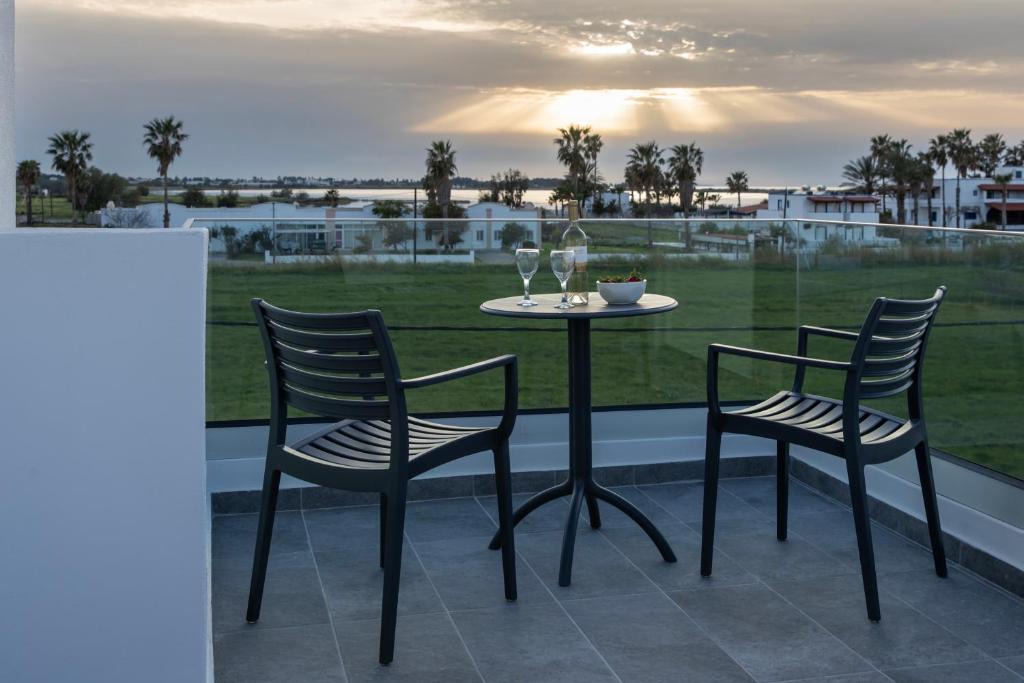 Tingaki Apartment | Salt lake view houses