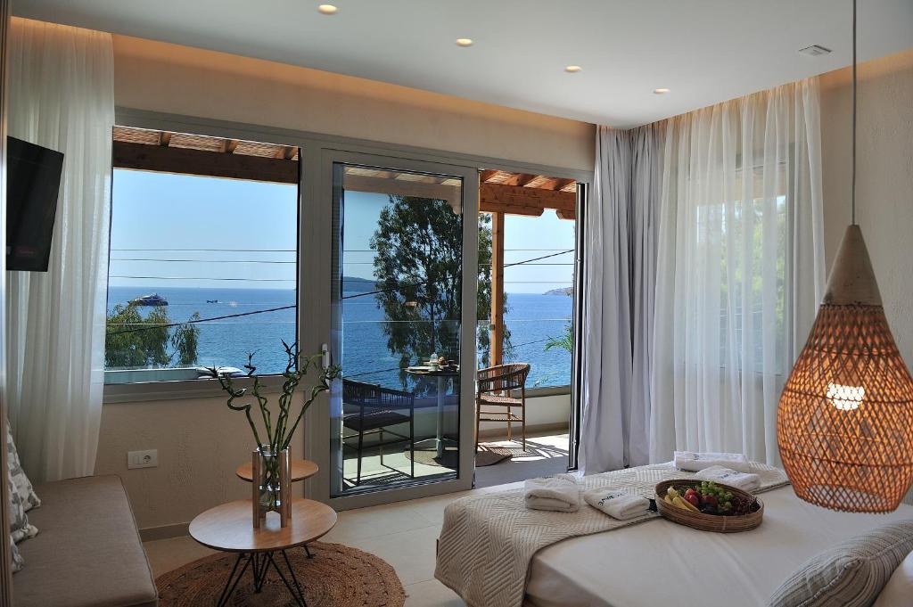 Katsarou Hotel | Salty Wave Suites