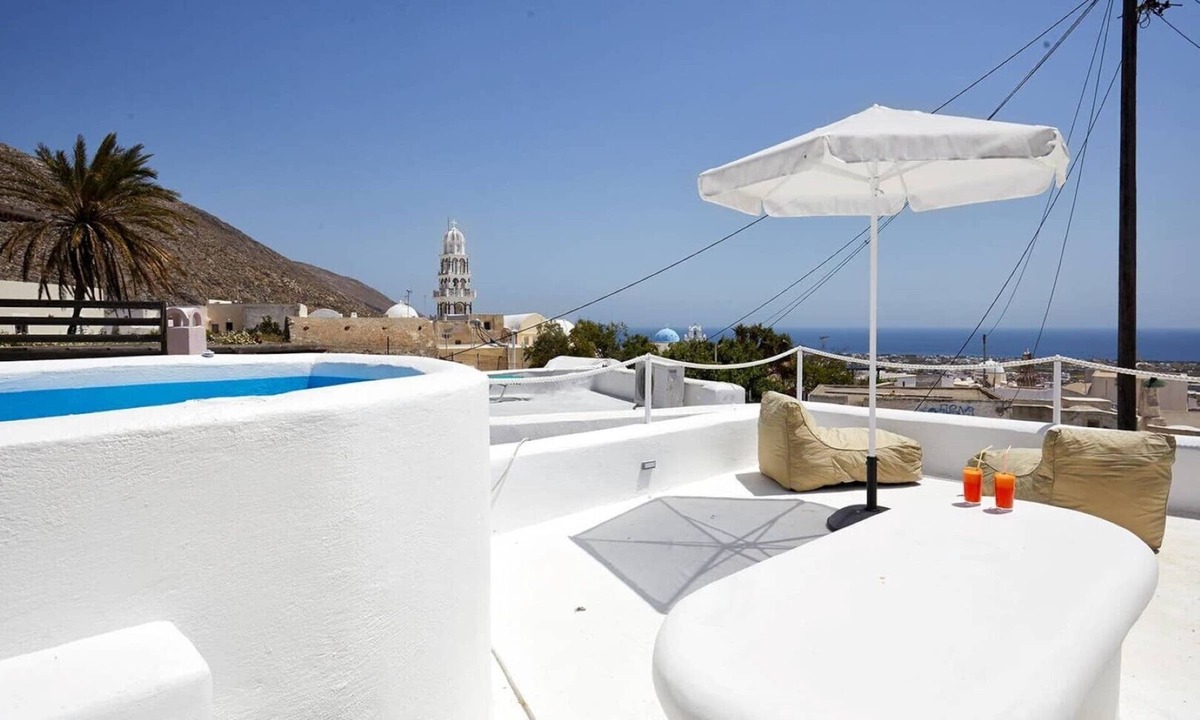 Santorini House | Santorini-treasures Rockside Villa traditional