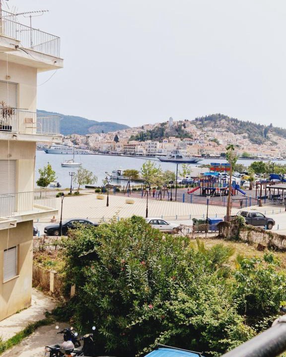 Galatas Apartment | Saronic Studios
