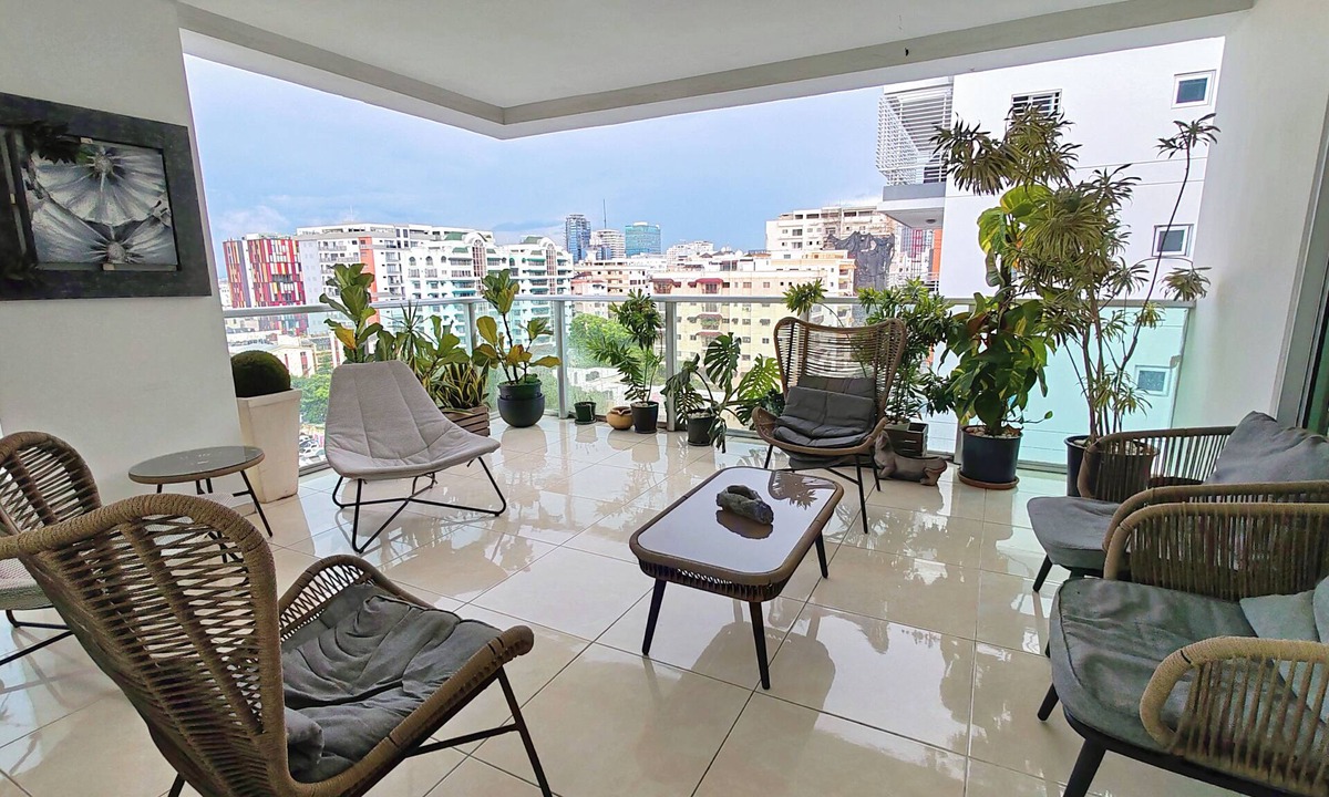 Evaristo Morales Apartment | SD City Center 4BR PH - Jacuzzi, BBQ & Luxury Stay