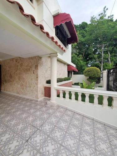 Altos de Arroyo Hondo Villa | SDQ Villa Isabel, NO FUMAR, cerca embajada EEUU