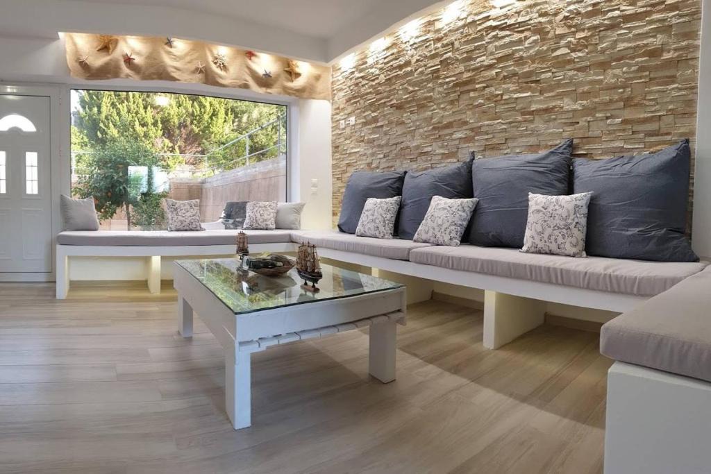 Haraki Villa | Sea Breeze Villa