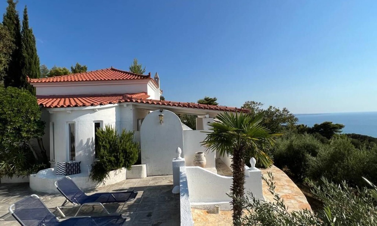 Lepreo House | Sea view vacation home in a fantastic location