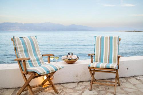 Petalidi Apartment | Seafront Evi's Hideaway - Petalidi Cozy Nest
