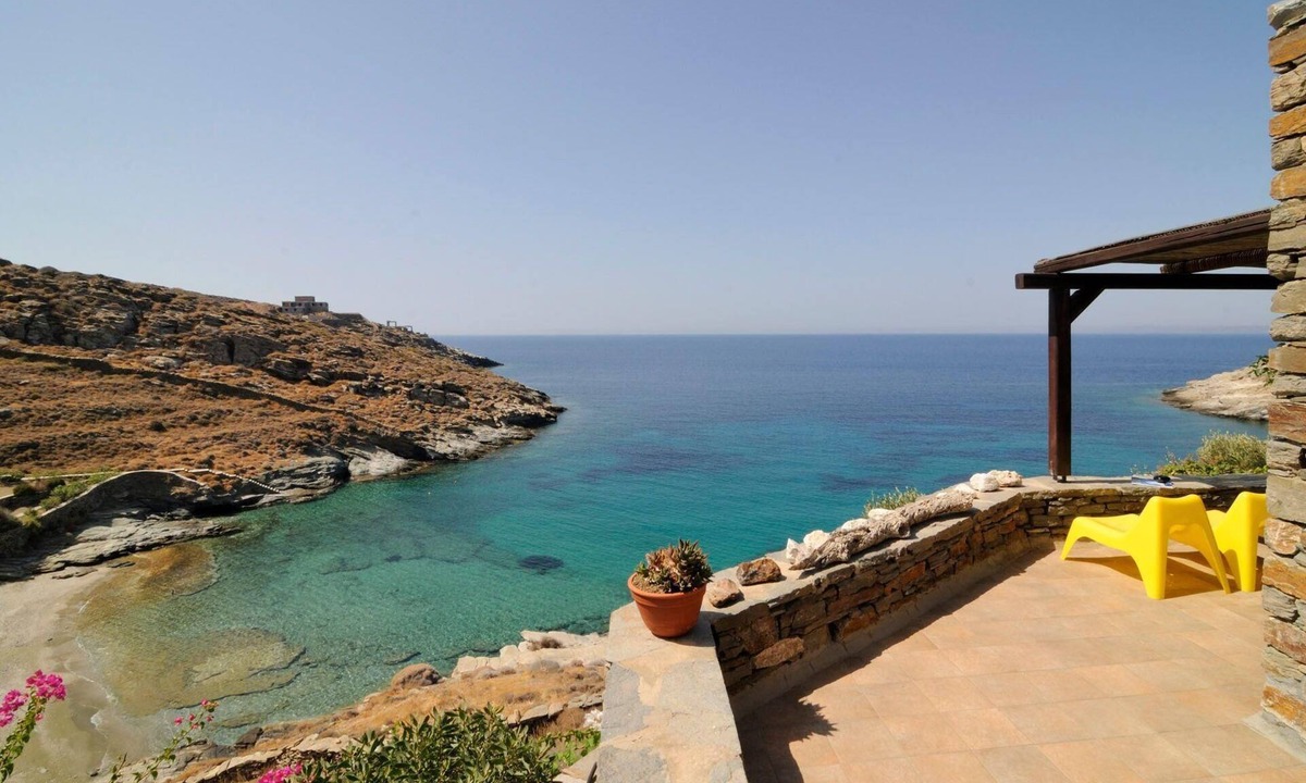 Pisses House | Seafront Luxury, quiet apt, on sea - private beach