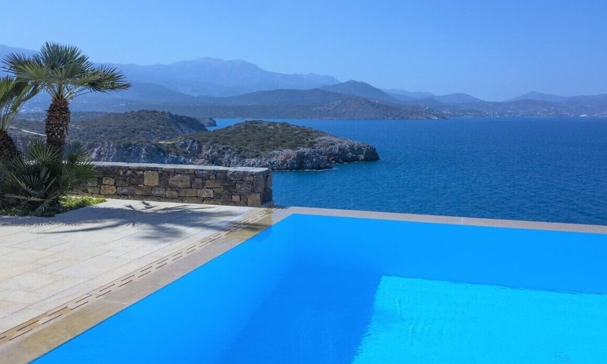 Istron Villa | Seafront Villa Blue Breeze, Crete, Mirabello Baynn