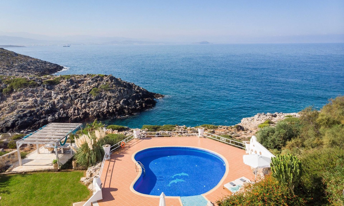 Stavros Villa | Seafront Villa Shore, Sea & Sun Villas