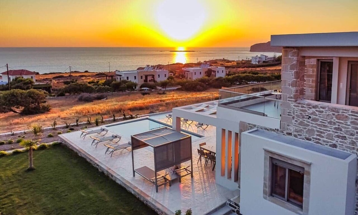 Falassarna Villa | Seafront Villa Thoe, Pool, View & FREE Breakfast