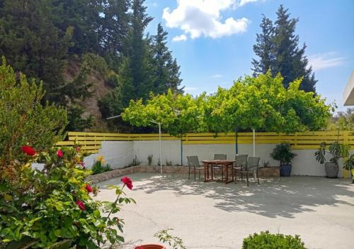 Kalithies Apartment | Seascape Village - Spacious 3-Bed Apartment with Private Garden and Parking