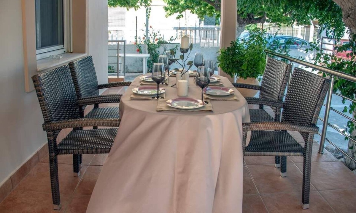 Plitra Apartment | Seaside Plitra Paradiso - Steps from the Beach