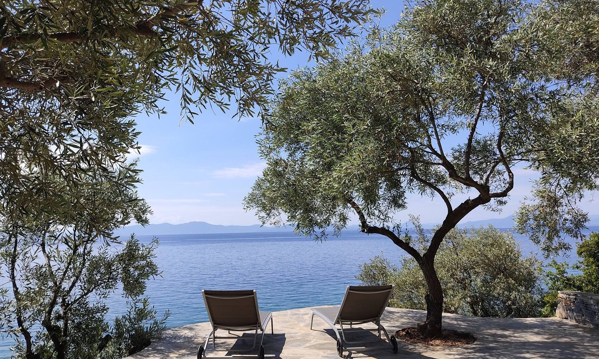 Kato Gatzea Cabin | Seaside private beach house