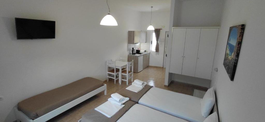 Palaiochora Hotel | Sifis Studios
