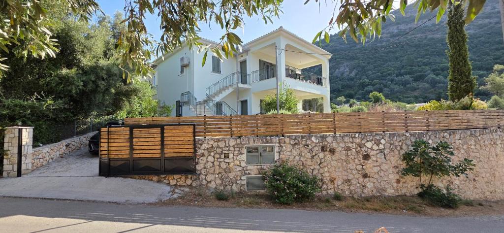 Mikros Gialos Apartment | Sissy Villas 1