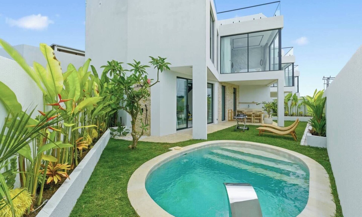 Kutuh Villa | Snow White Villa 3 3-Bedroom Haven near the Beach