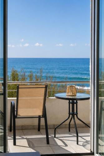 Koutsouras Apartment | Sole e Mare B1 Beachfront Sea View Apartment