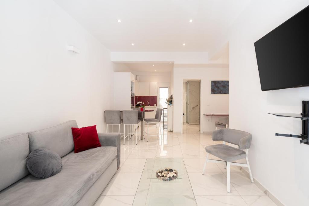 Pangrati Apartment | Sophisticated Modern Apt in Athens center
