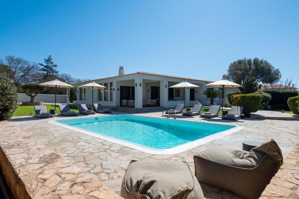 Lavreotiki Villa | Sounio Poseidon Villa