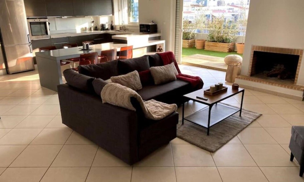 Marousi Apartment | Spacious and Sunkissed 3BR & 2 Bathrooms Apartment