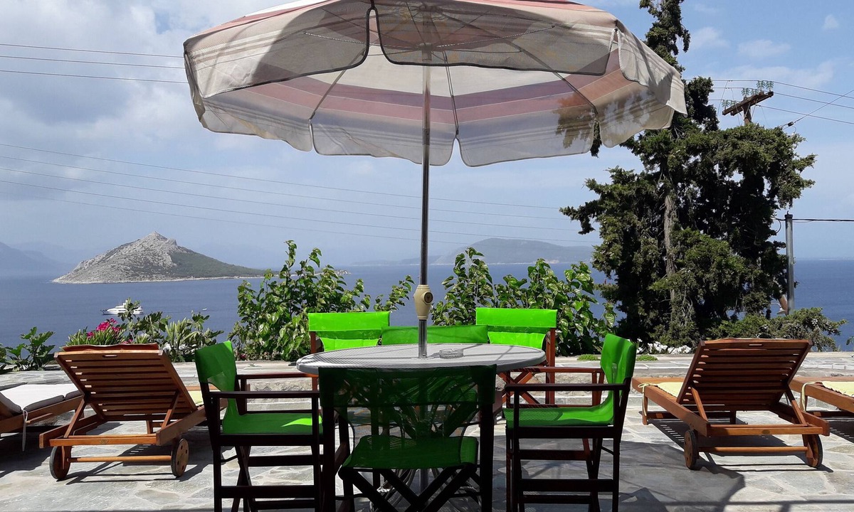 Kontos Cottage | Spacious Sea-View Home with Large Terrace in Quiet Area