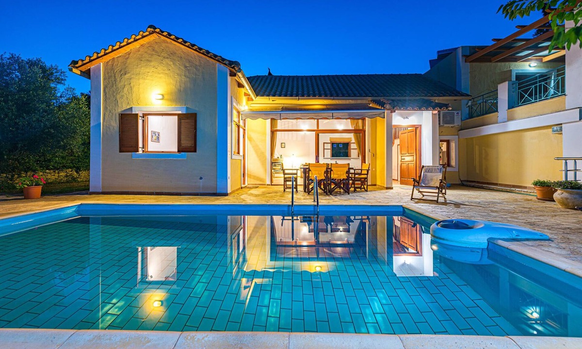 Tsilivi Villa | Spacious Villa for 6 with Private Pool & Large Garden, 400m from the beach