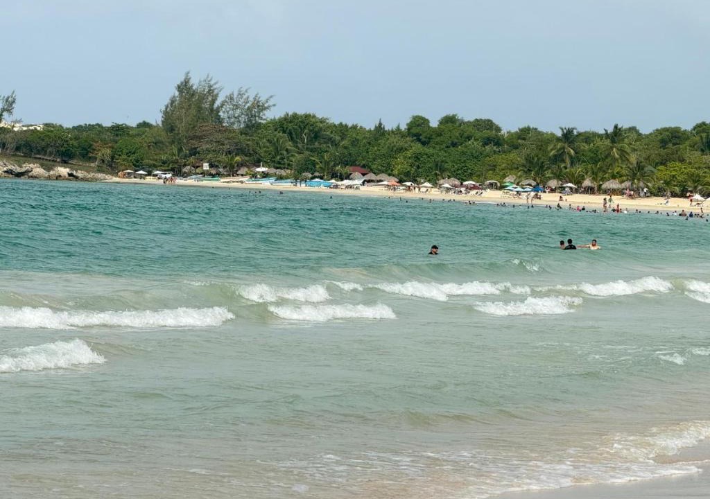 Playa Bibijagua Apartment | STEPS TO THE BEACH 2 Stunning condo 4 min walk to Bibijagua Beach and Catamarans