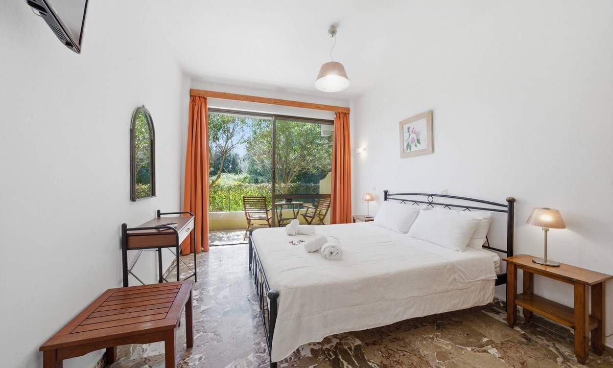 Lefkimmi Apartment | Studio Apartment 'Alexandra Studio 6' with Private Balcony & Wi-Fi