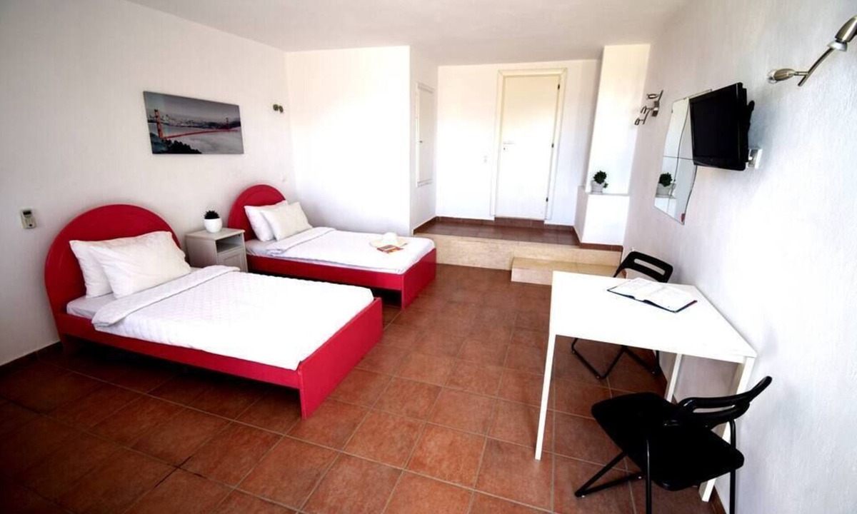 Glastros Apartment | Studio apartment for 3 people, with bathroom and