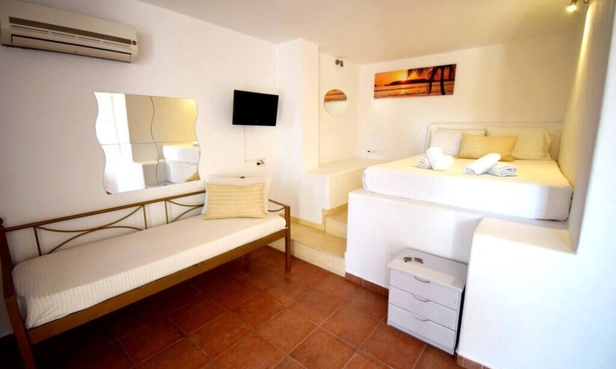 Glastros Apartment | Studio apartment for 4 people, with bathroom and