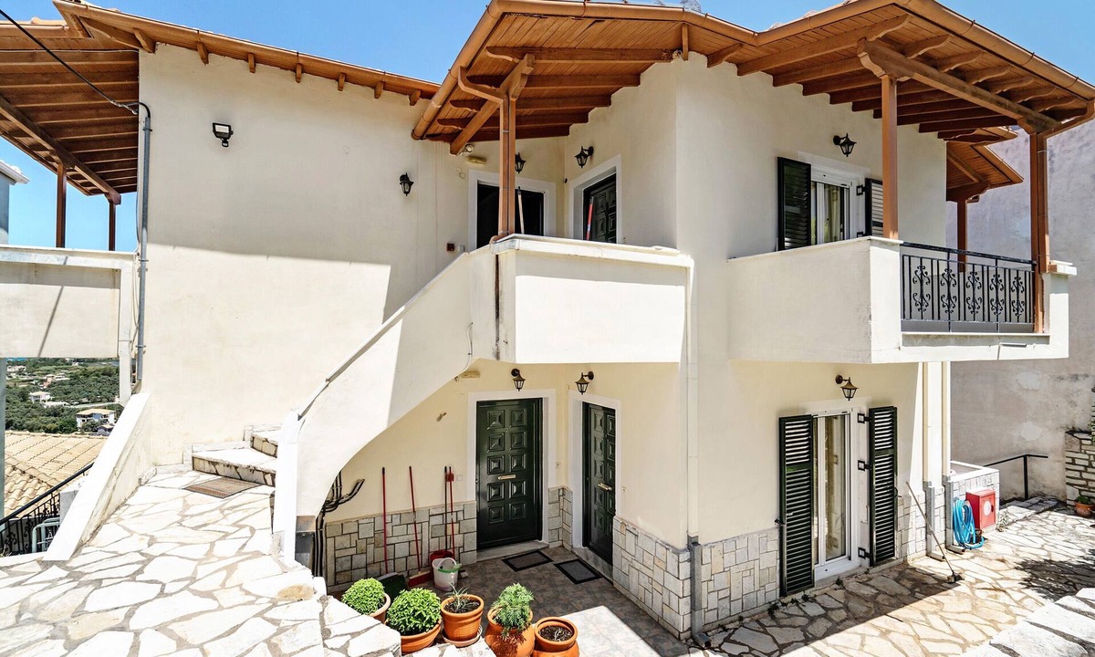 Frinion Apartment | Studio Apartment 'Lefkothea' with Sea View, Wi-Fi, and Air Conditioning