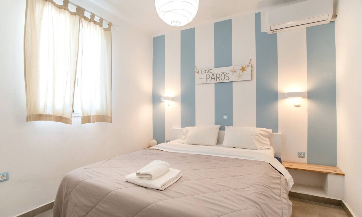 Parikia Apartment | Studio Apartment "Livadia Seaside 1" near Beach with 2 Shared Terraces & Wi-Fi