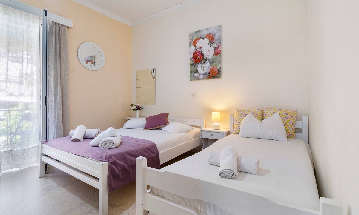 Nikiana Apartment | Studio Apartment 'With Mountain View' with Sea View