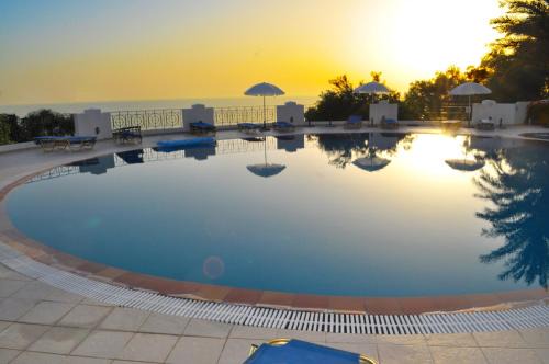 Agios Gordios Apartment | Studio Apartments Maria with Pool - Agios Gordios Beach