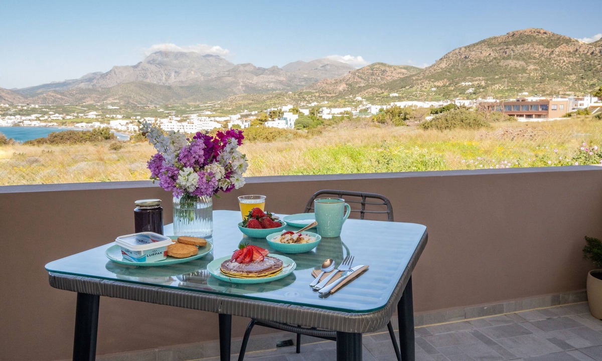 Makry Gialos Apartment | Studio Athena with panoramic view of MakryGialos