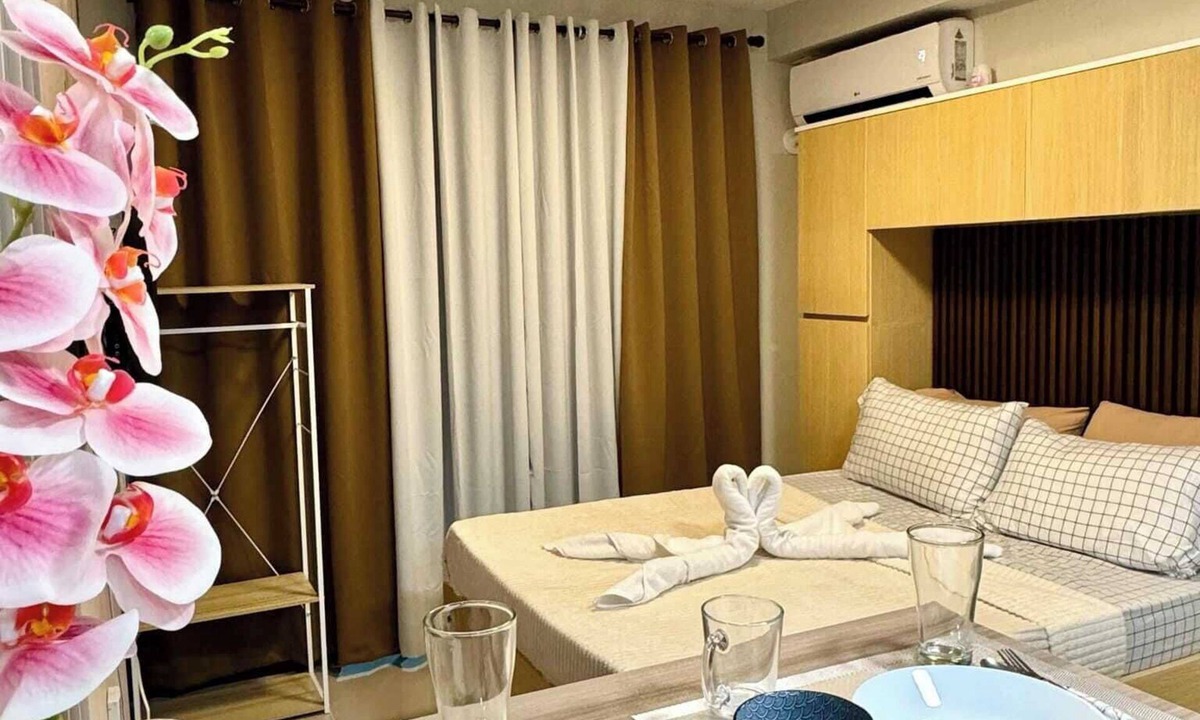 Basak Apartment | Studio Condo Unit with Balcony Facing Pool near Mactan Airport