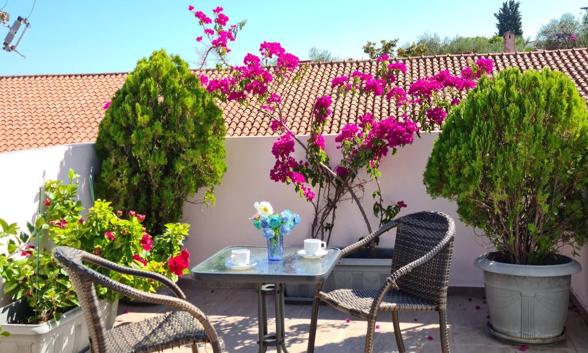 Benitses Apartment | Studio "Galini Studios 4" Near the Beach with Wi-Fi, A/C & Balcony