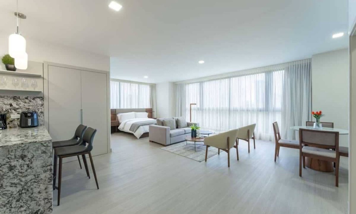 Costa del Este Condo | Studio with Scenic Park Views in Costa del Este