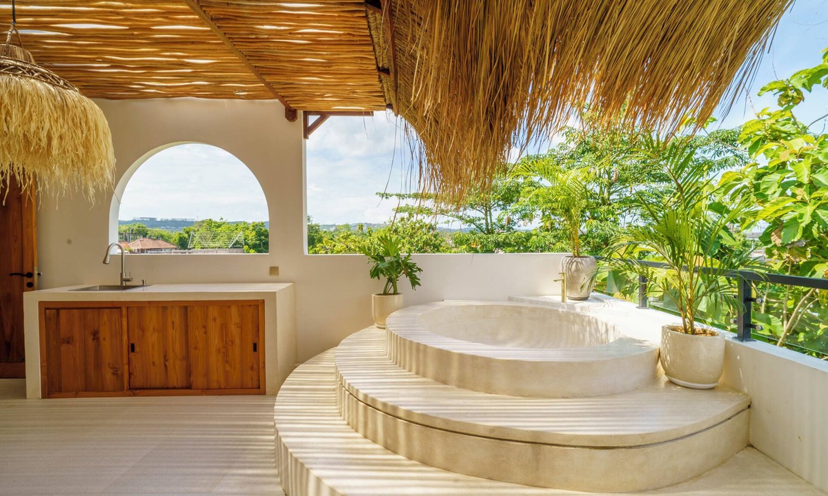 Jimbaran Villa | Stunning 3BR Villa Rooftop Pool 3min to Beach Balangan