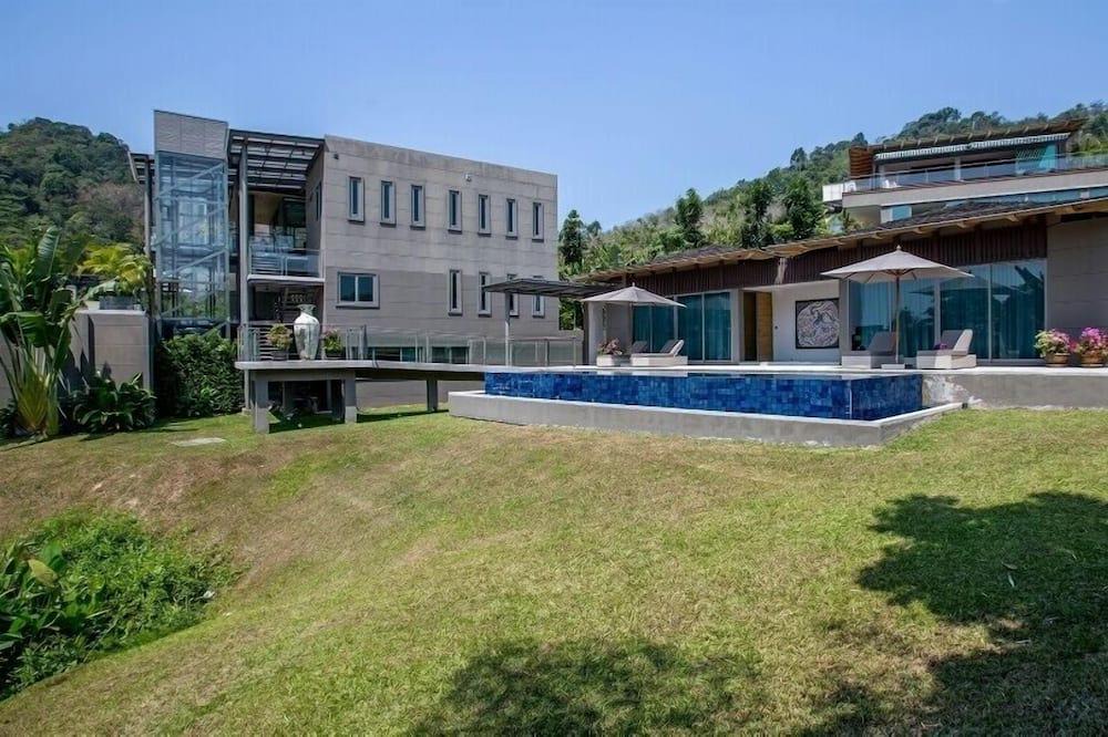 Choeng Thale Villa | Stunning 6 Bedroom Phuket Pool Villa