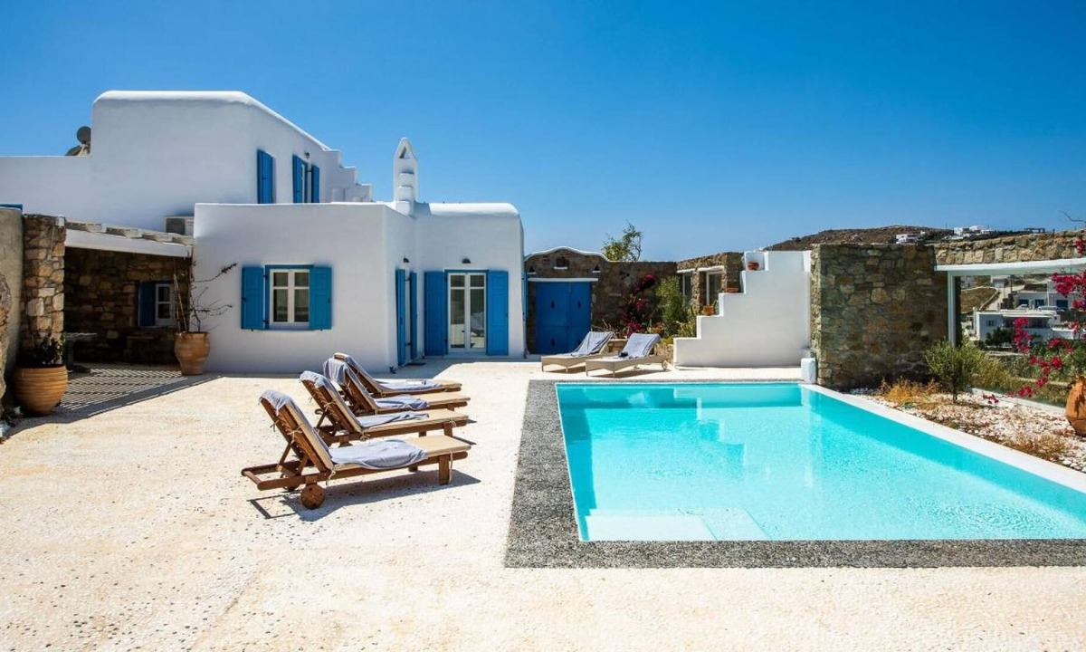 Ornos Villa | Stunning Villa with Pool in Mykonos!