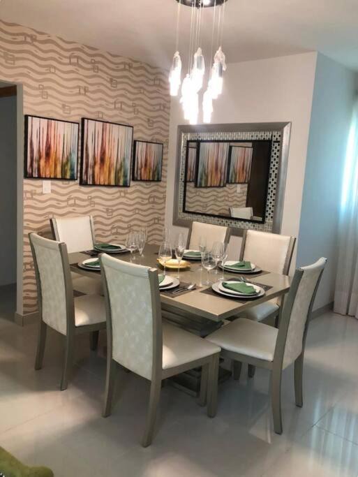 Ensanche Isabelita Apartment | Stylish Apartment Ocean View