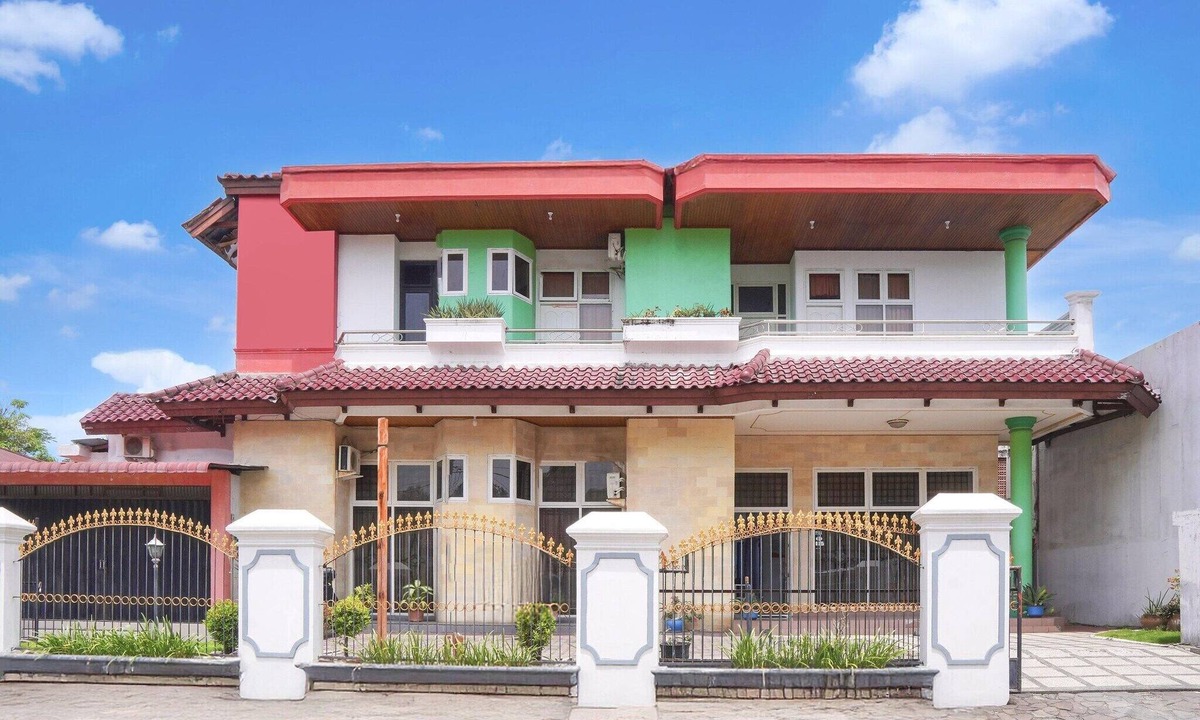Padang House | Stylish DBL Suite Escape W/Free WiFi and Parking