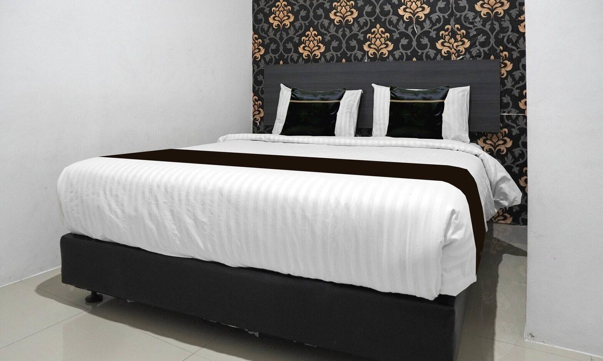 Padang House | Stylish DBL Suite Escape W/Free WiFi and Parking